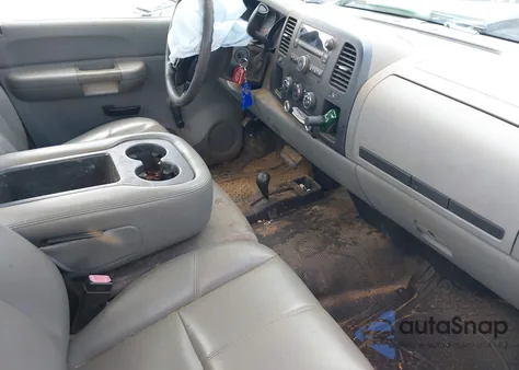 2008 Chevrolet Silverado 1500 Work Truck z USA, uszkodzony, nr VIN 1GCEK14X58Z216849